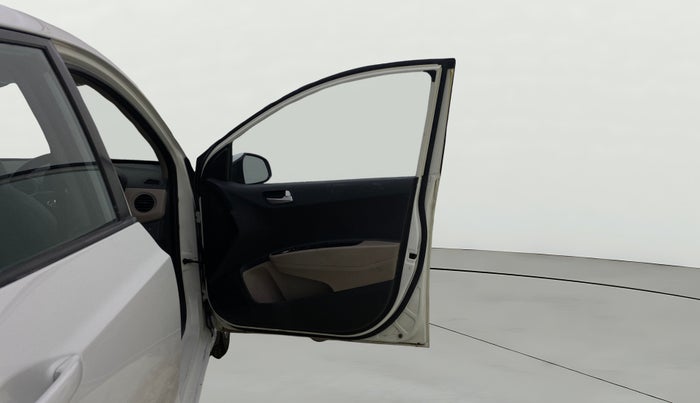 2016 Hyundai Xcent S 1.2, Petrol, Manual, 64,807 km, RHS Front Door