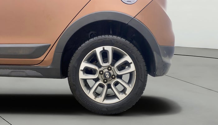 2018 Hyundai i20 Active 1.2 SX DUAL TONE, Petrol, Manual, 44,751 km, Left Rear Wheel