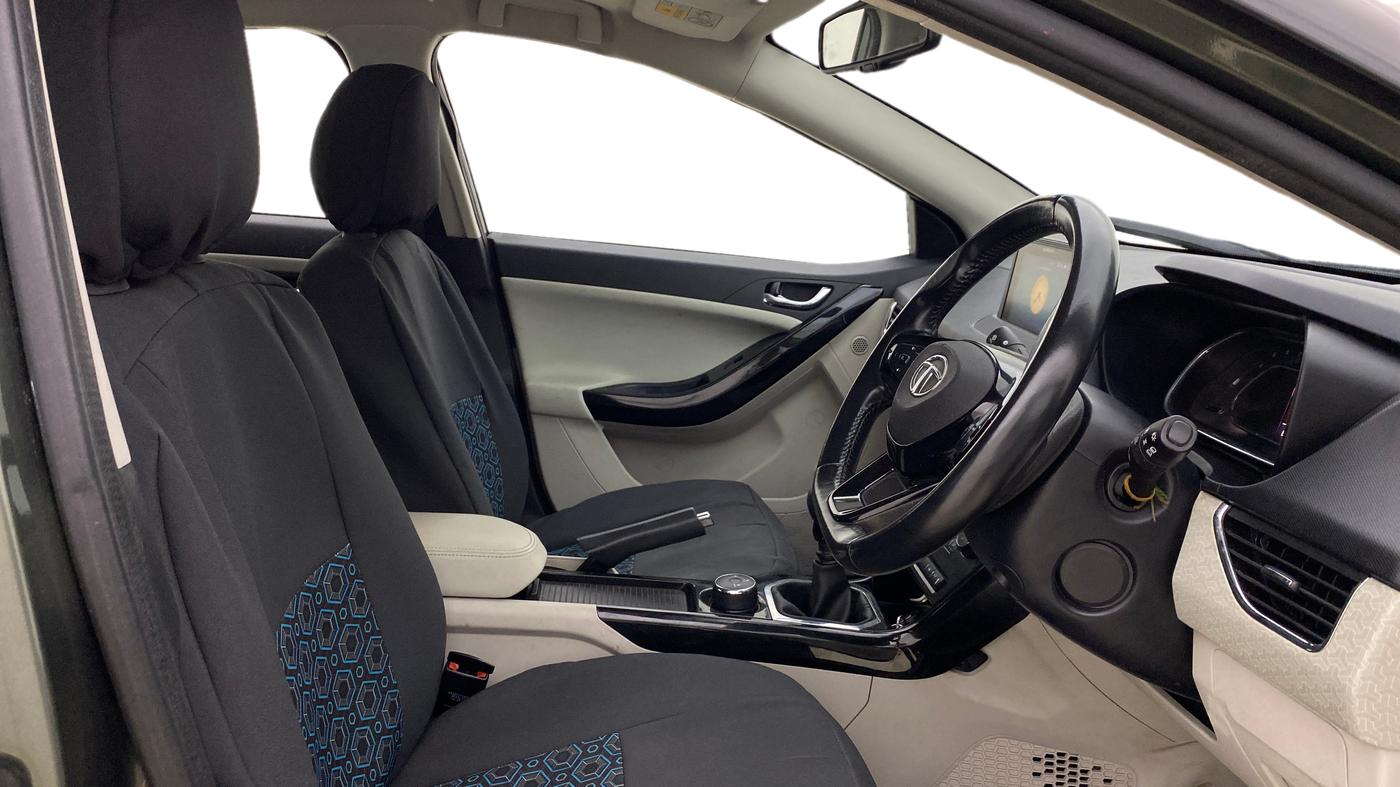 2022 Tata NEXON XZ PLUS (PREMIUM) PETROL, Petrol, Manual, 80,184 km, Right Side Front Door Cabin