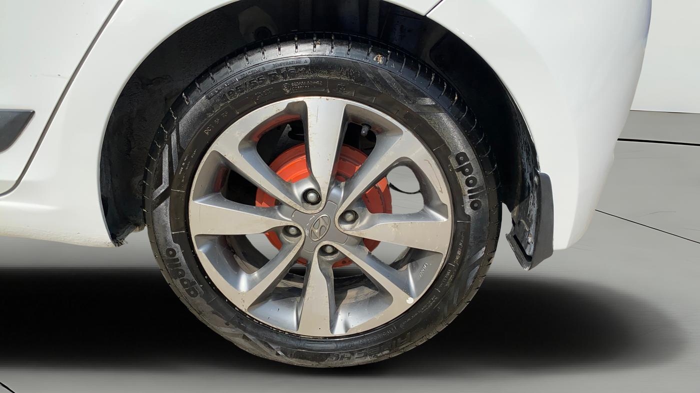 2017 Hyundai Elite i20 ASTA 1.2 (O), CNG, Manual, 1,45,989 km, Left Rear Wheel