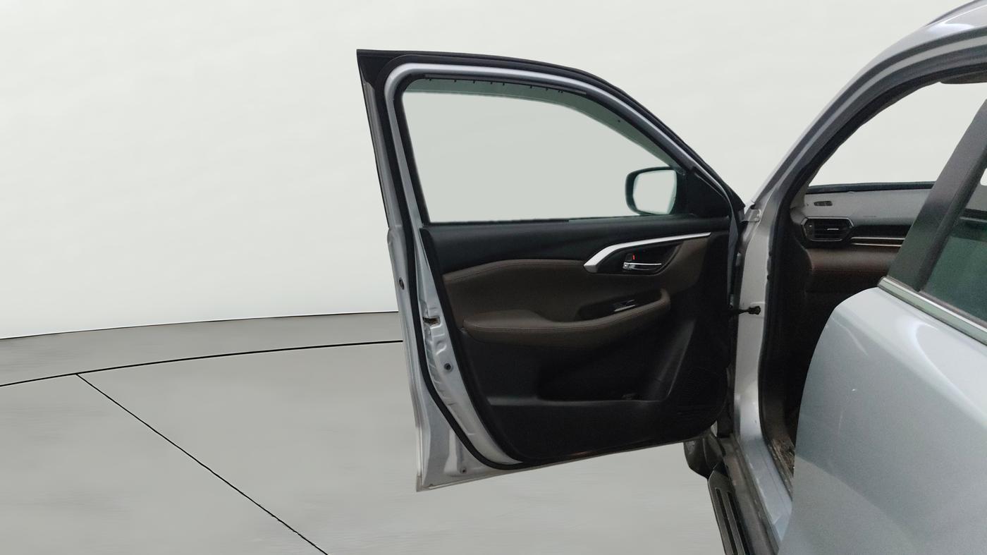2023 Toyota URBAN CRUISER HYRYDER V HYBRID, Hybrid, Automatic, 77,333 km, LHS Front Door