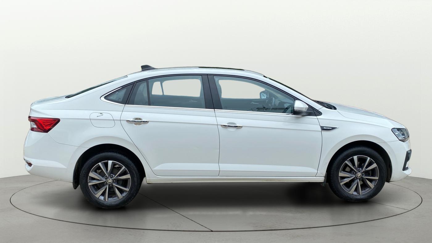 2022 Skoda SLAVIA STYLE 1.0L TSI MT, Petrol, Manual, 24,312 km, Right Side View