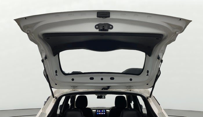 2021 Renault Kiger RXL MT, Petrol, Manual, 24,523 km, Boot Door Open