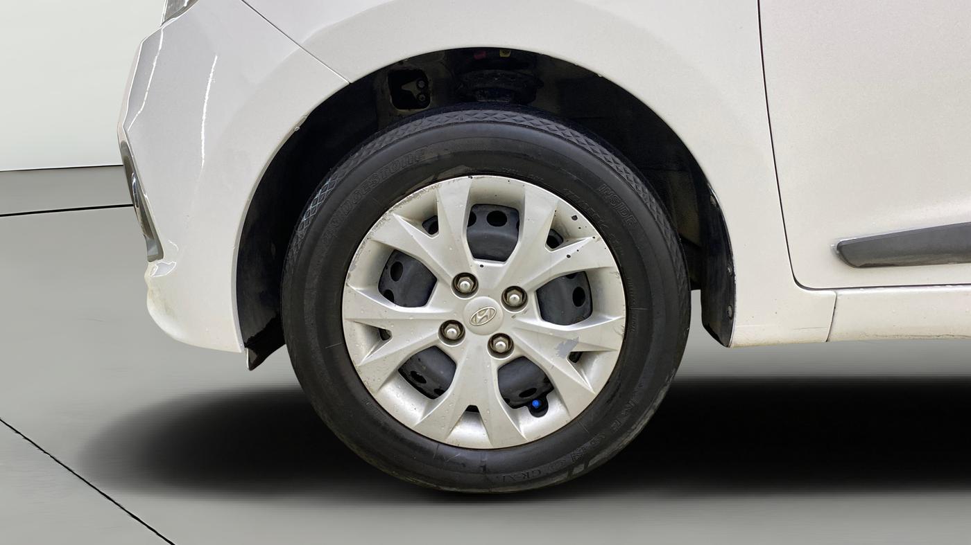 2013 Hyundai Grand i10 SPORTZ 1.2 KAPPA VTVT, Petrol, Manual, 45,242 km, Left Front Wheel