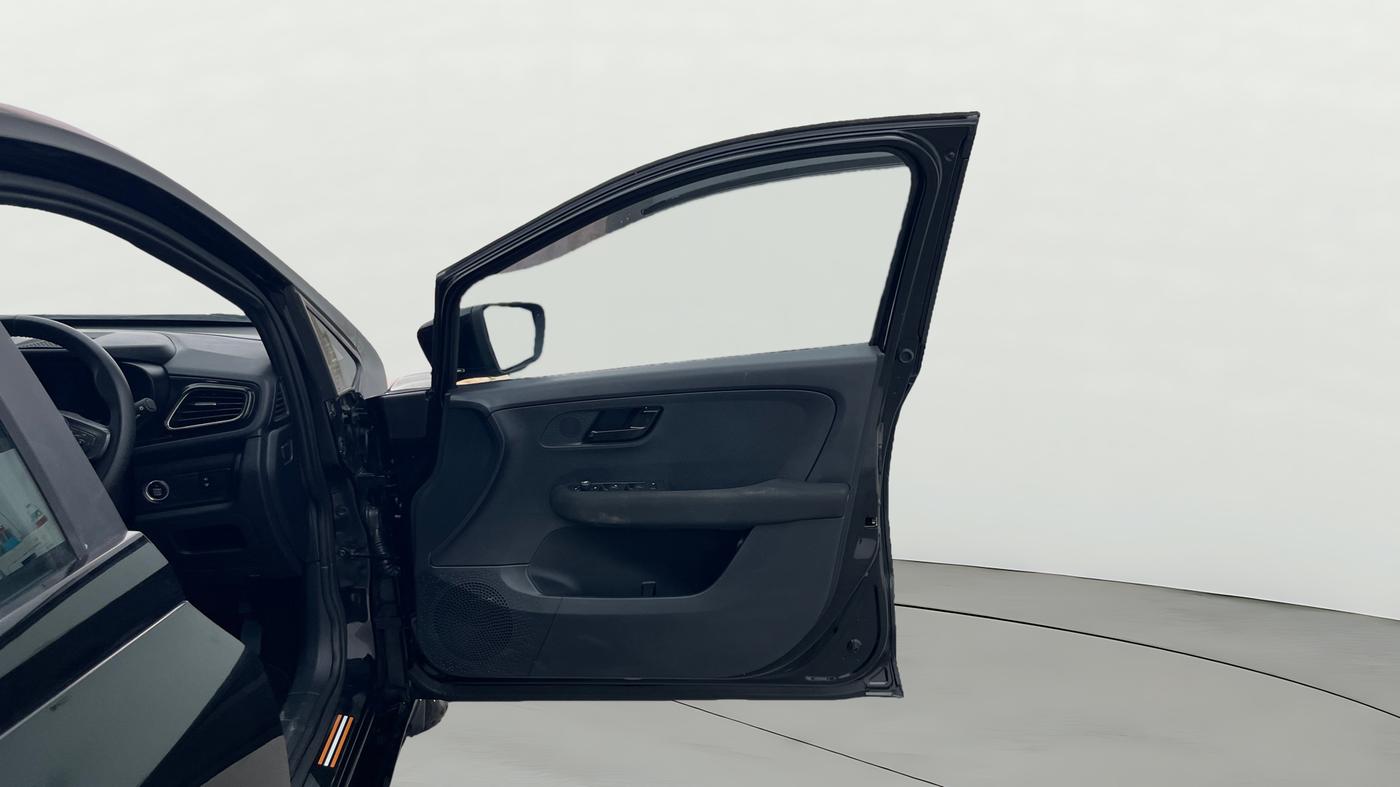 2025 Tata ALTROZ XZA Plus (S) Lux Dark Edition, Petrol, Automatic, 8,019 km, RHS Front Door