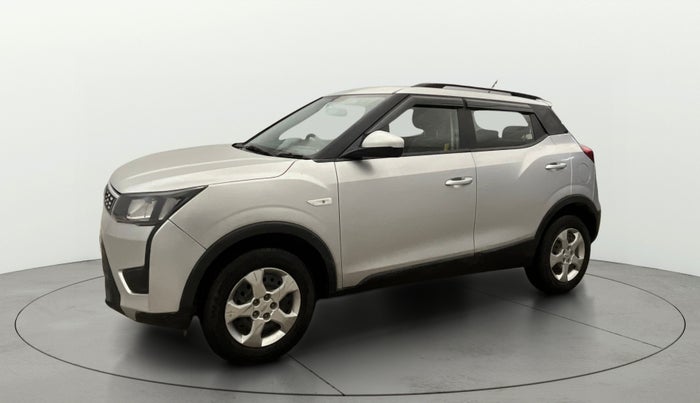 2020 Mahindra XUV300 W6 1.5 DIESEL, Diesel, Manual, 50,032 km, Left Front Diagonal