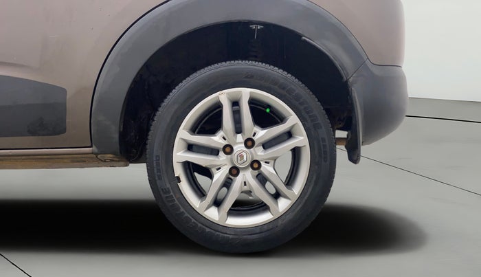 2022 Renault TRIBER RXZ, Petrol, Manual, 75,598 km, Left Rear Wheel