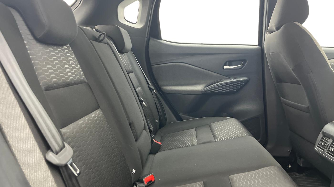 2024 Nissan MAGNITE N-Connecta B4D 1.0 Petrol MT, Petrol, Manual, 15,786 km, Right Side Rear Door Cabin