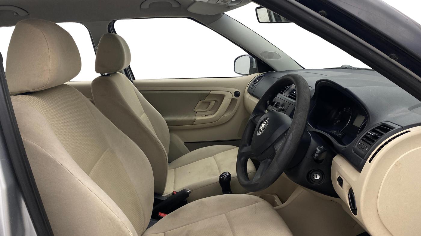 2013 Skoda Fabia ELEGANCE 1.2 MPI, Petrol, Manual, 1,19,535 km, Right Side Front Door Cabin