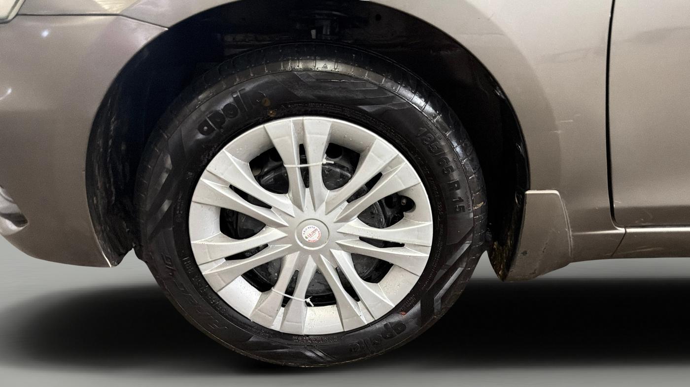 2021 Maruti Ciaz SIGMA 1.5 SHVS MT  PETROL, Petrol, Manual, 44,466 km, Left Front Wheel