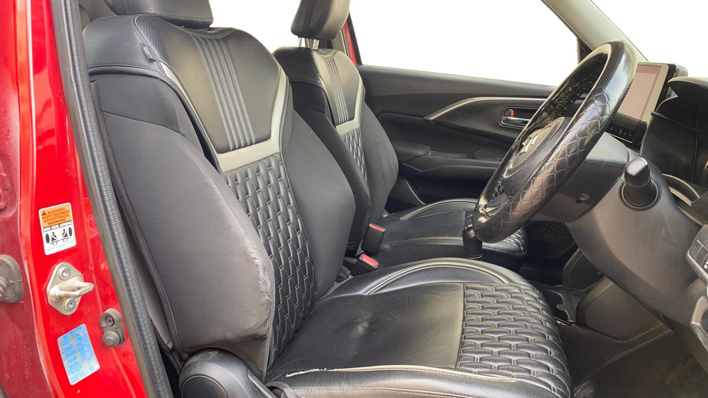 2024 Maruti Swift ZXI PLUS, Petrol, Manual, 49,114 km, Right Side Front Door Cabin