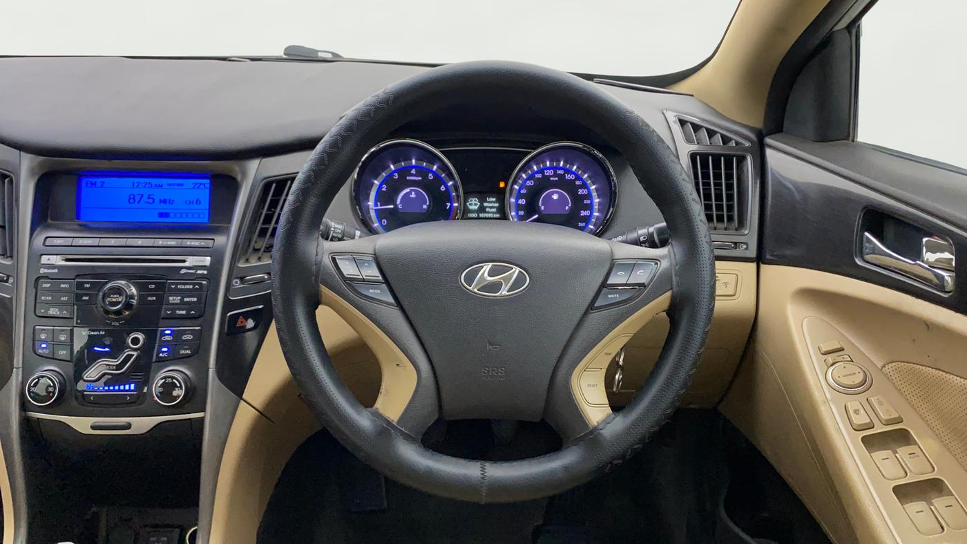 2012 Hyundai Sonata 2.4 GDI MT, Petrol, Manual, 1,07,130 km, Steering Wheel Close Up