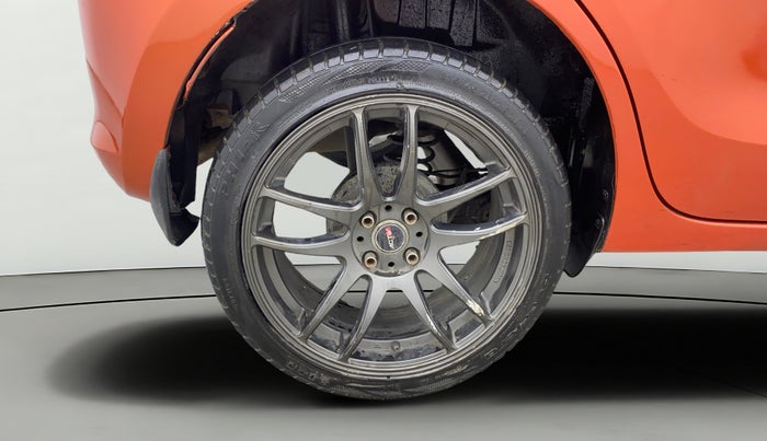 2018 Maruti Swift ZDI AMT, Diesel, Automatic, 1,11,240 km, Right Rear Wheel