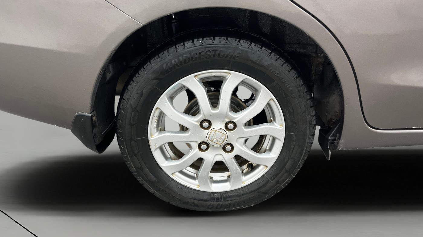 2016 Honda Amaze 1.2L I-VTEC VX AT, Petrol, Automatic, 1,34,808 km, Right Rear Wheel