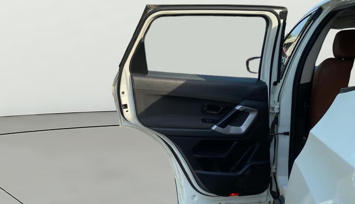 2021 Tata Harrier XMA 2.0L KRYOTEC, Diesel, Automatic, 93,588 km, LHS Rear Door