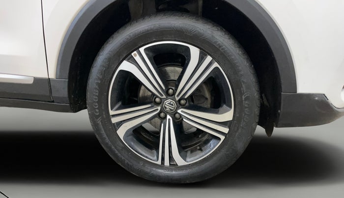 2023 MG ASTOR SHARP 1.5 CVT, Petrol, Automatic, 48,521 km, Right Front Wheel