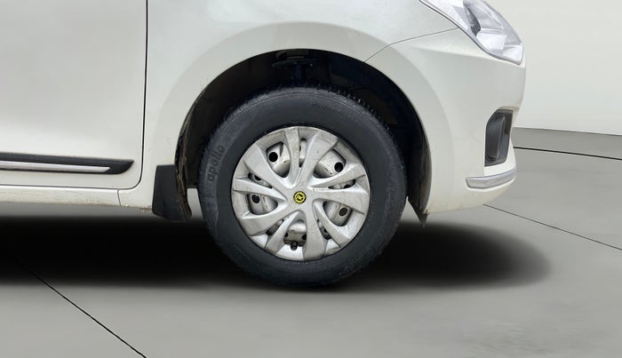 2017 Maruti Dzire LXI, CNG, Manual, 92,693 km, Right Front Wheel