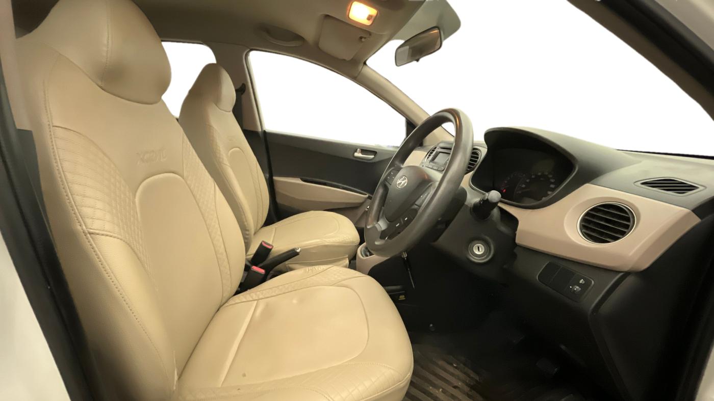 2014 Hyundai Xcent S (O) 1.2, Petrol, Manual, 90,313 km, Right Side Front Door Cabin