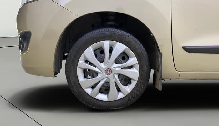 2013 Maruti Wagon R 1.0 VXI, Petrol, Manual, 1,31,457 km, Left Front Wheel