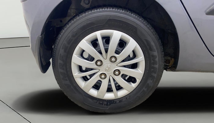 2014 Hyundai i10 SPORTZ 1.1, Petrol, Manual, 28,564 km, Right Rear Wheel