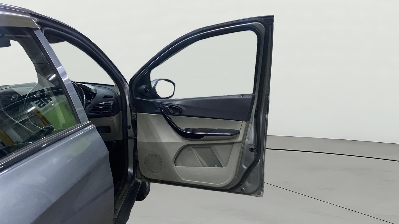 2019 Tata Tiago XT PETROL, Petrol, Manual, 72,414 km, RHS Front Door