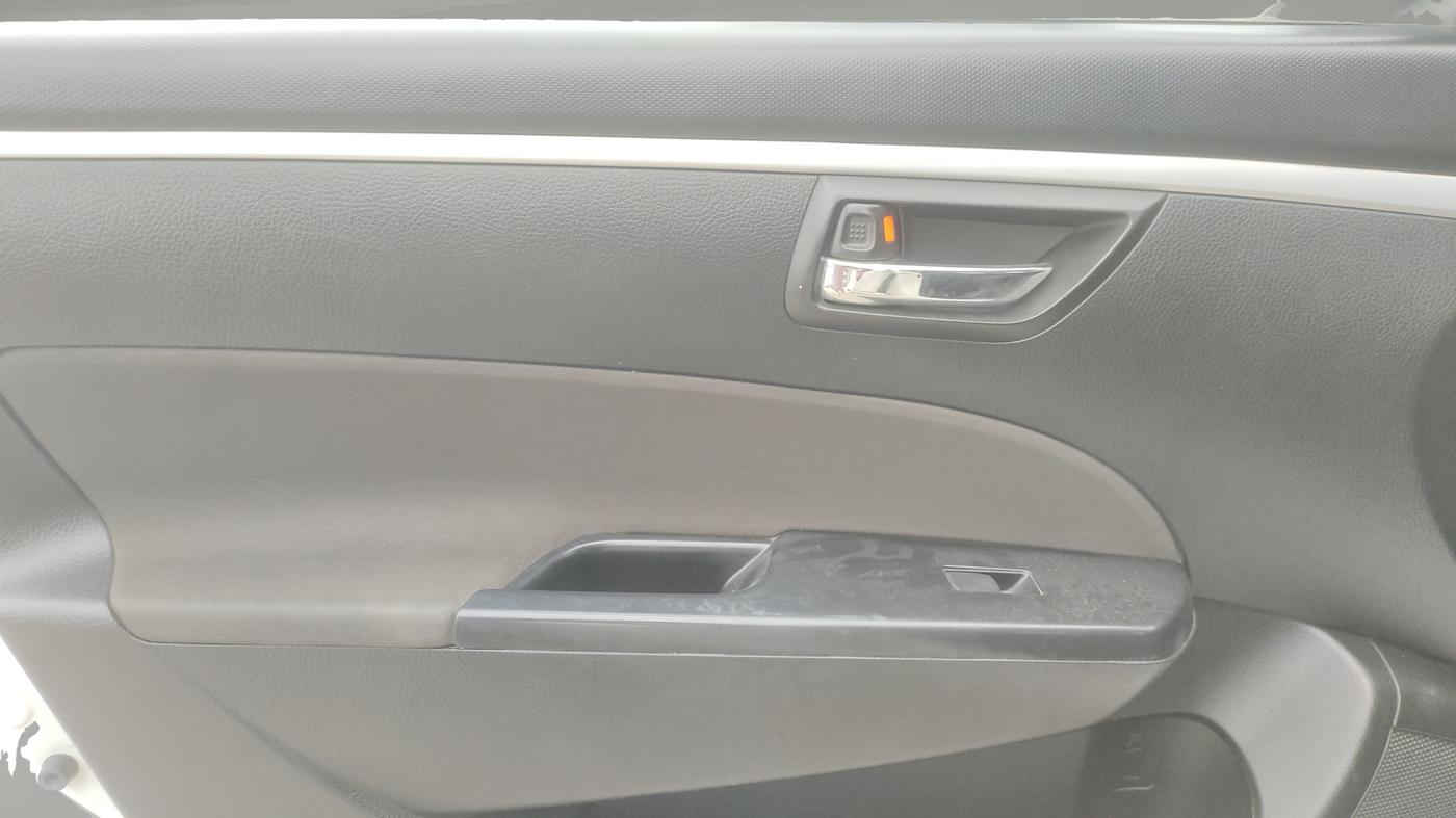 2014 Maruti Swift VXI, Petrol, Manual, 95,449 km, LHS Front Door