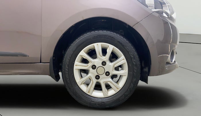 2017 Tata Tiago XZ PETROL, Petrol, Manual, 27,861 km, Right Front Wheel