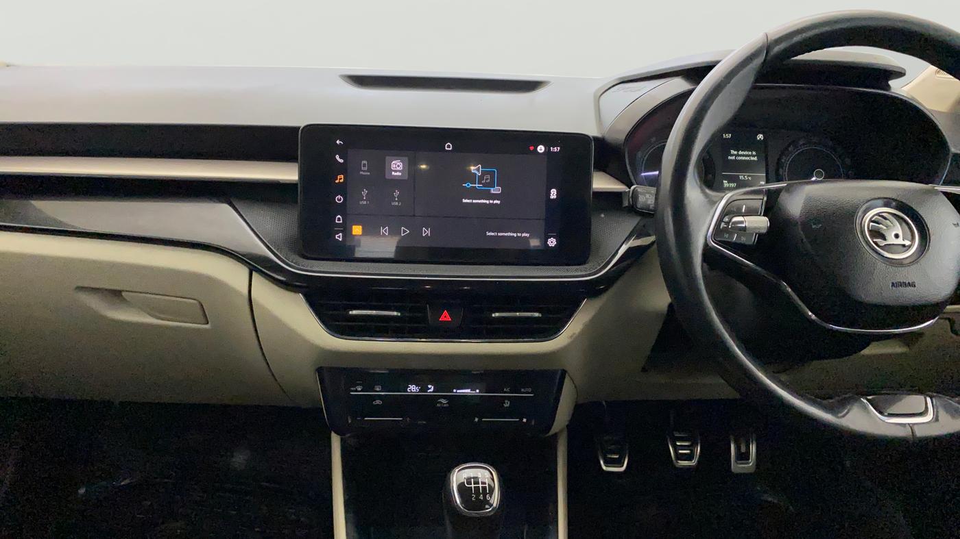 2022 Skoda SLAVIA AMBITION 1.0L TSI MT, Petrol, Manual, 39,109 km, Air Conditioner