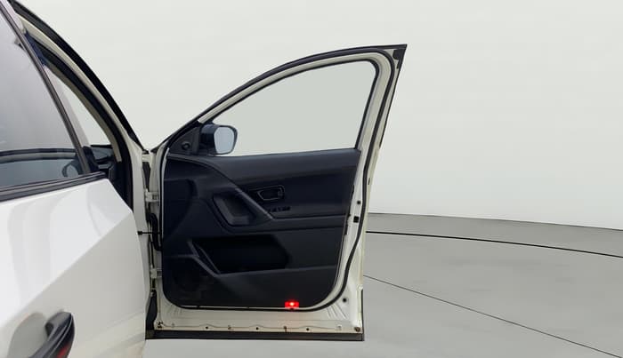 2022 Tata Harrier XE 2.0L KRYOTEC, Diesel, Manual, 77,010 km, RHS Front Door