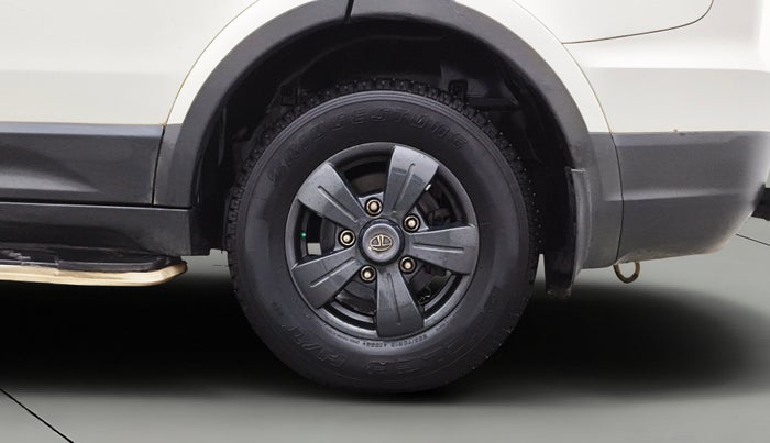 2019 Tata Hexa XM PLUS 4X2 7 STR, Diesel, Manual, 1,01,654 km, Left Rear Wheel