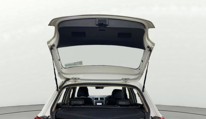 2015 Volkswagen Polo HIGHLINE1.2L, Petrol, Manual, 94,289 km, Boot Door Open