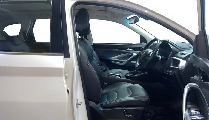 2019 MG HECTOR SHARP 1.5 DCT PETROL, Petrol, Automatic, 42,932 km, Right Side Front Door Cabin