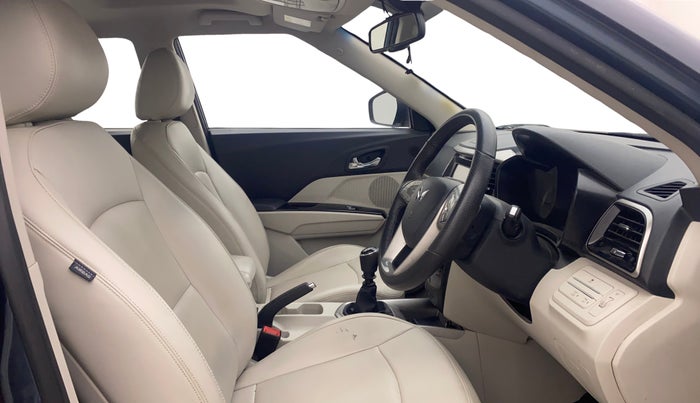 2023 Mahindra XUV300 W8 (O) 1.5 DIESEL, Diesel, Manual, 68,434 km, Right Side Front Door Cabin