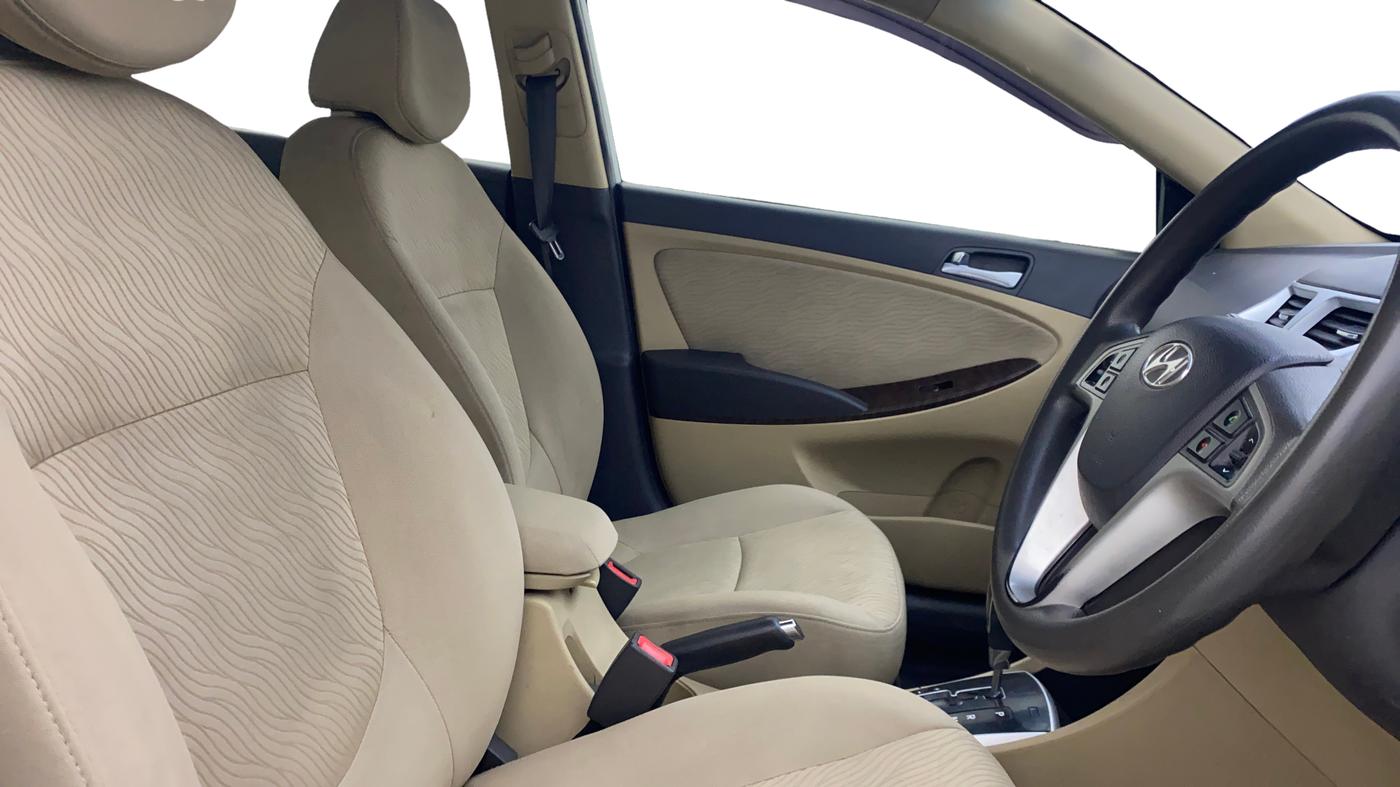 2013 Hyundai Verna FLUIDIC VTVT 1.6 EX AT, Petrol, Automatic, 92,859 km, Right Side Front Door Cabin