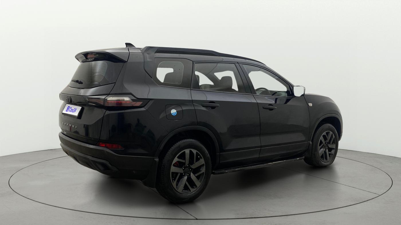 2023 Tata Safari XZA PLUS O RED DARK , Diesel, Automatic, 1,18,926 km, Right Back Diagonal