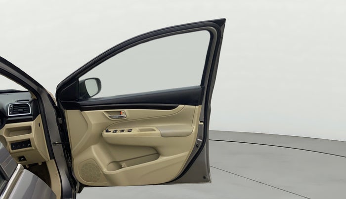 2015 Maruti Ciaz VDI +, Diesel, Manual, 75,134 km, RHS Front Door