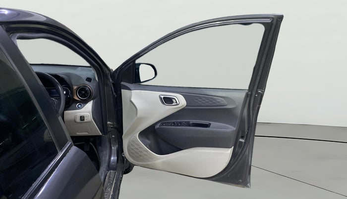 2021 Hyundai AURA SX 1.2, CNG, Manual, 76,413 km, RHS Front Door