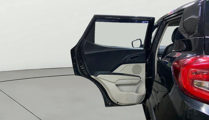 2022 Mahindra XUV300 W4 1.2 PETROL, Petrol, Manual, 26,197 km, LHS Rear Door