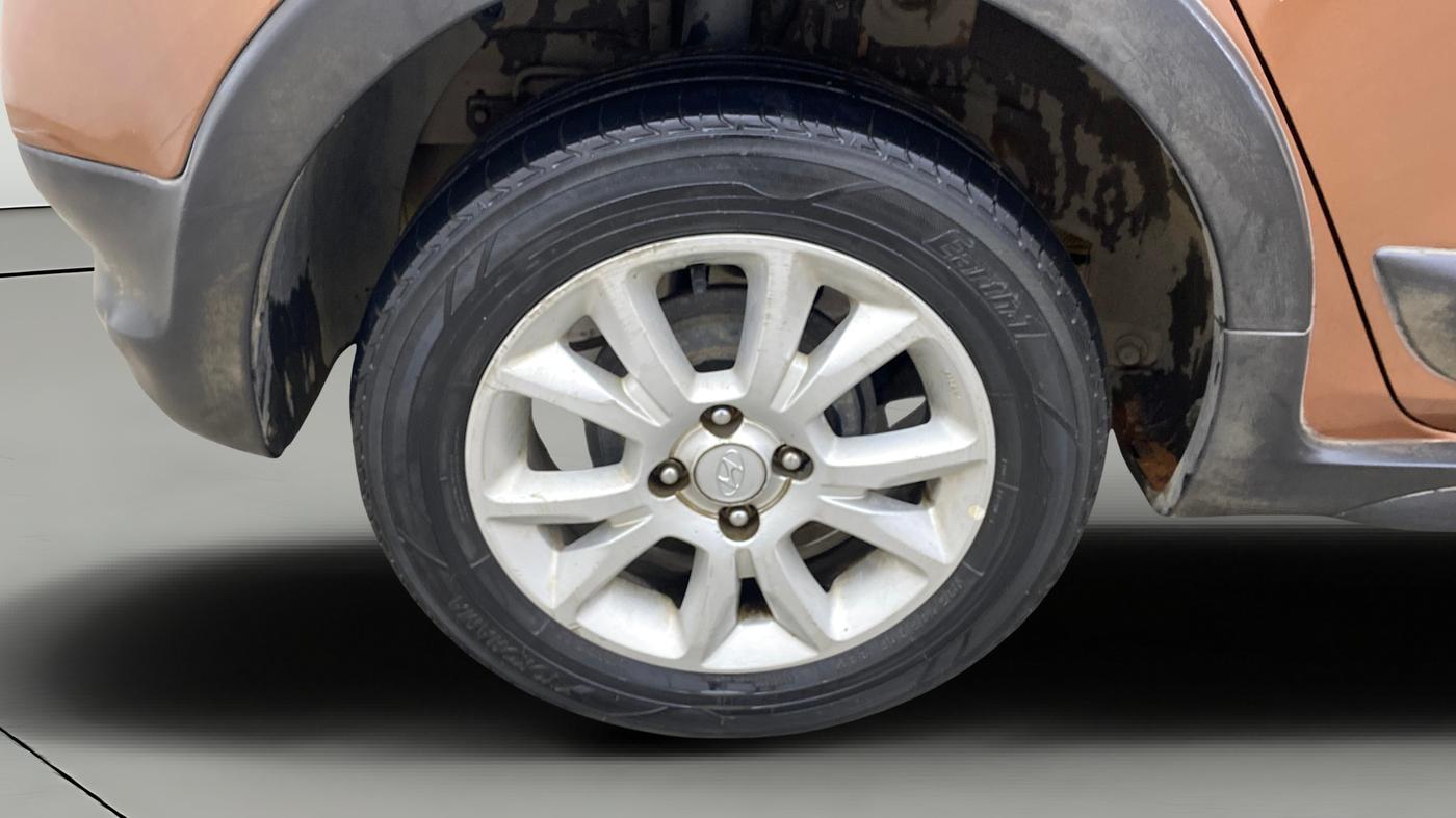 2015 Hyundai i20 Active 1.4 SX, Diesel, Manual, 82,304 km, Right Rear Wheel