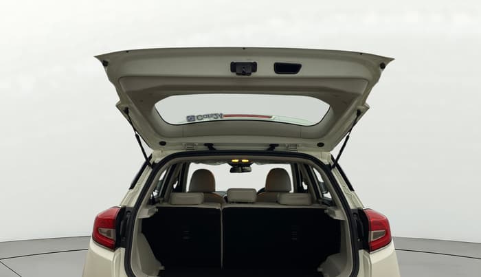 2023 Mahindra XUV300 W8 (O) 1.2 PETROL, Petrol, Manual, 34,807 km, Boot Door Open