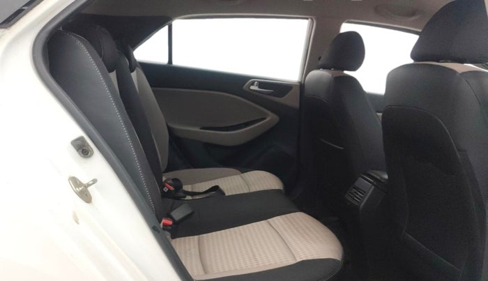 2019 Hyundai Elite i20 SPORTZ PLUS 1.2, Petrol, Manual, 73,512 km, Right Side Rear Door Cabin