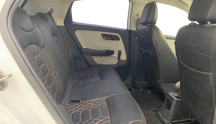 2022 Tata ALTROZ XE PETROL, Petrol, Manual, 28,802 km, Right Side Rear Door Cabin