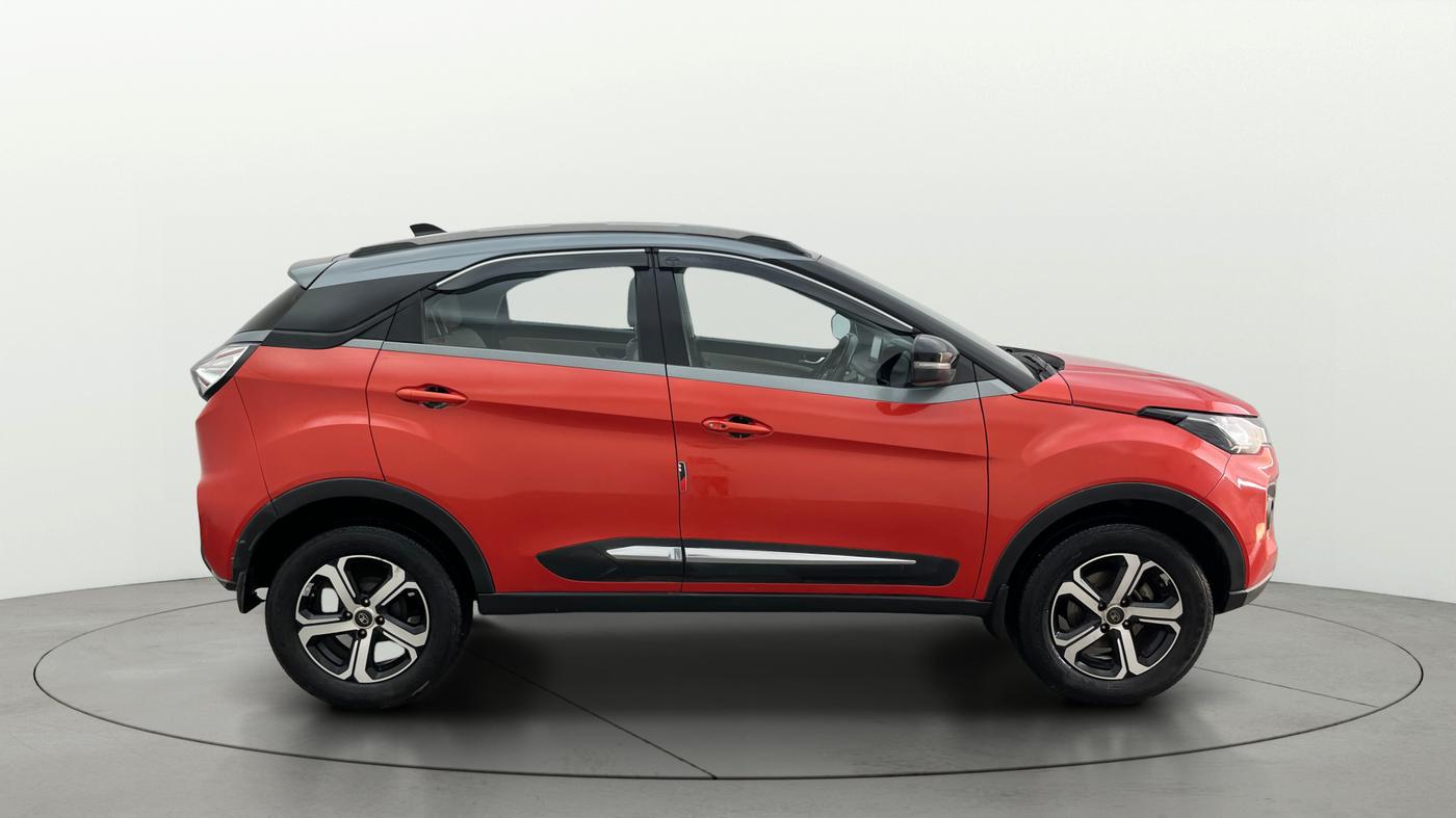 2022 Tata NEXON XZA PLUS (PREMIUM) PETROL, Petrol, Automatic, 42,535 km, Right Side View
