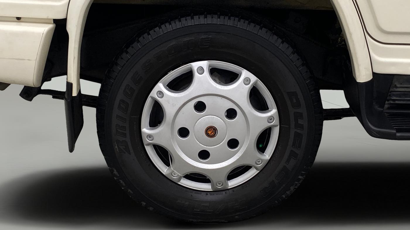 2021 Mahindra Bolero B6 (O), Diesel, Manual, 42,825 km, Right Rear Wheel