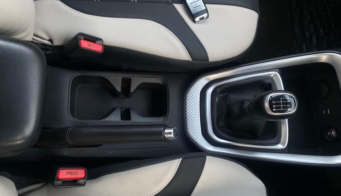2020 KIA SONET HTX 1.0 IMT, Petrol, Manual, 1,41,797 km, Third Seat Row ( optional )