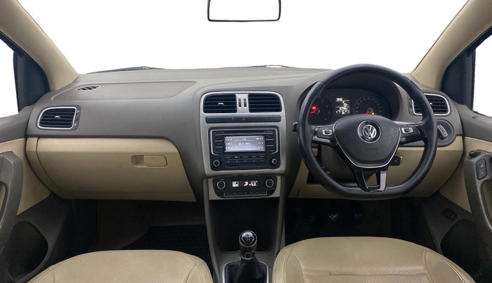 2015 Volkswagen Vento HIGHLINE 1.6 MPI, Petrol, Manual, 57,746 km, Dashboard
