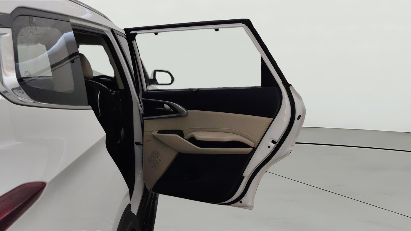 2022 KIA CARENS LUXURY PLUS 1.5 DIESEL AT 6 STR, Diesel, Automatic, 20,469 km, RHS Rear Door