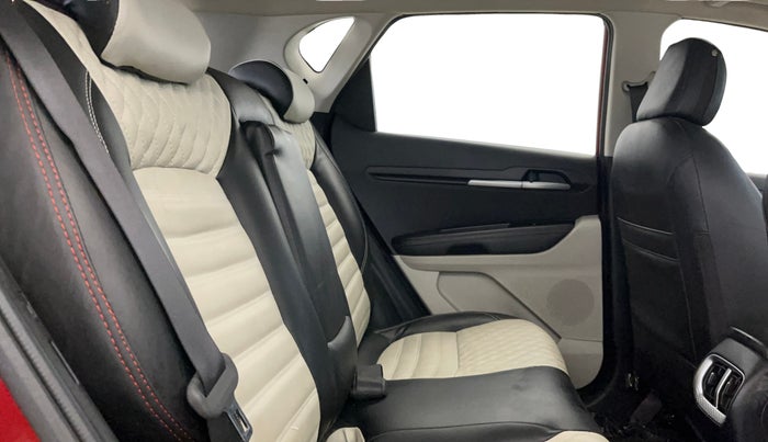 2021 KIA SONET HTX 1.0 IMT, Petrol, Manual, 29,860 km, Right Side Rear Door Cabin