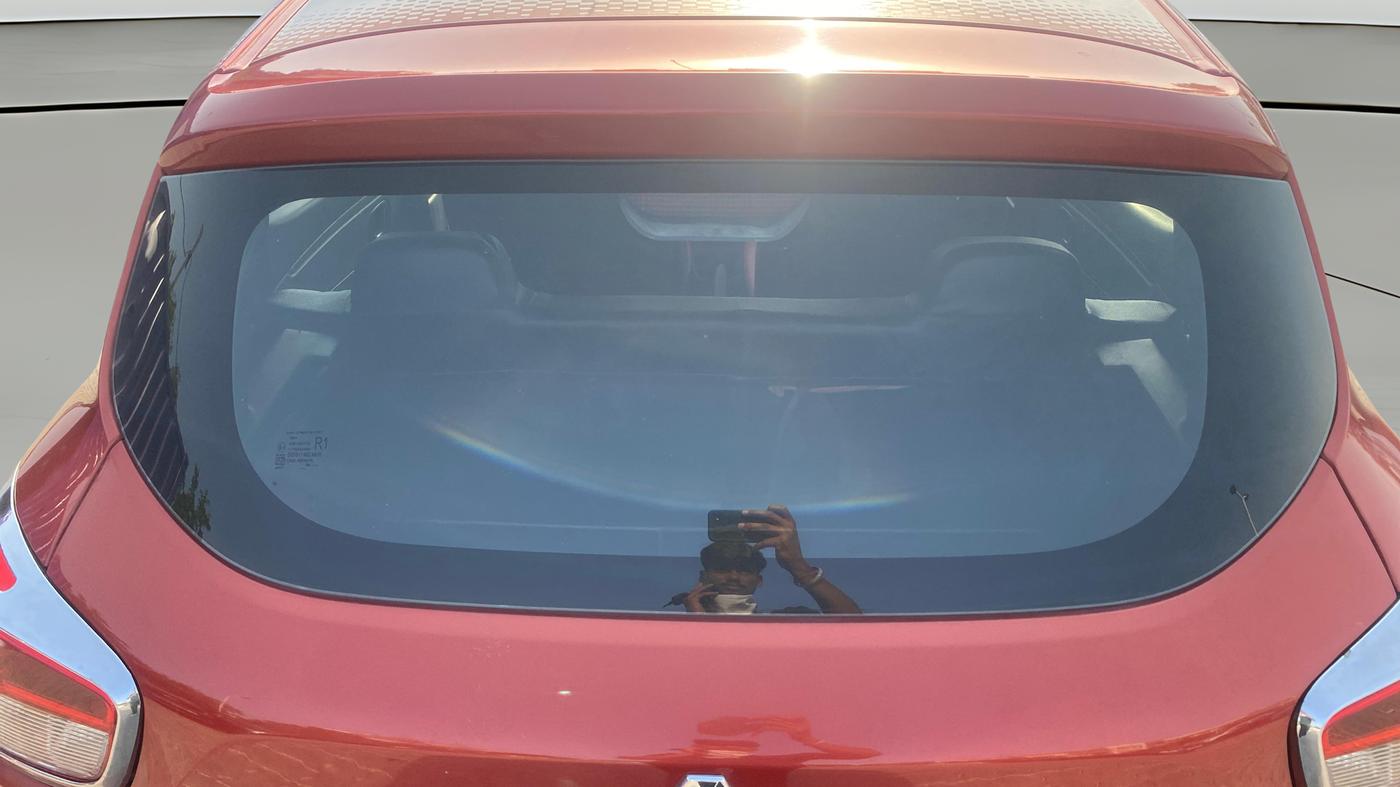 2017 Renault Kwid 1.0 RXT 02 Anniversary Edition, Petrol, Manual, 64,434 km, Rear Windshield
