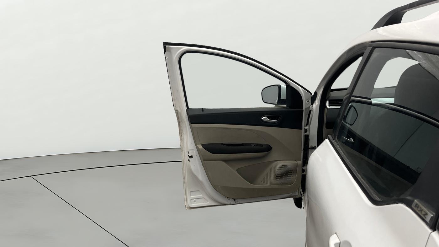 2019 Renault TRIBER RXZ, CNG, Manual, 31,175 km, LHS Front Door